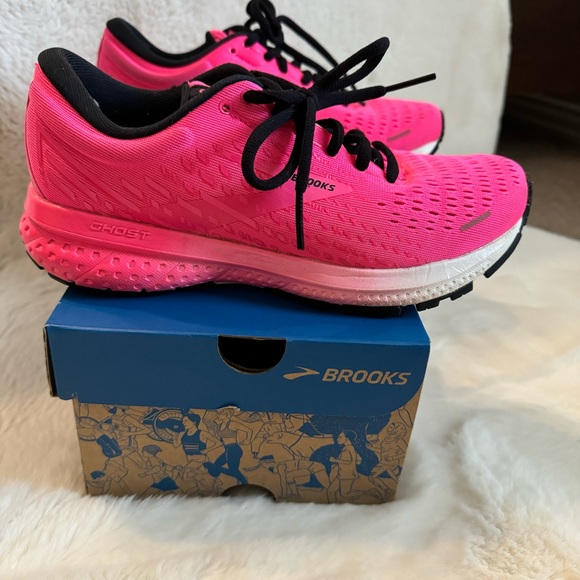 Brooks Ghost 13 Running Shoe in Splash Pink size 6.5 - Picture 3 of 10